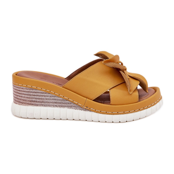 Pâinea din piele pentru femei cu un artiker de flori decorative 52C0504 Galben Pâinea din piele pentru femei cu un artiker de flori decorative 52C0504 Galben