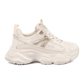 Adidași bej ușori pe o talpă groasă