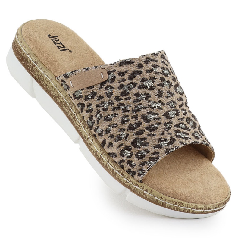 Flip -flops pentru femei pe un imprimeu leopard Jezzi 8832 bej