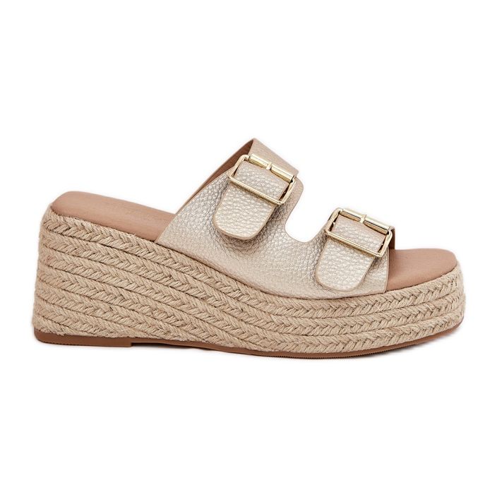 Inna Pâinea femeilor cu pană cu împletitură și cleme de aur