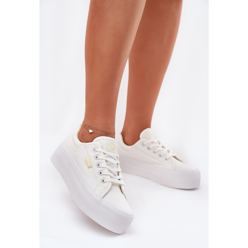 Adidași pentru femei pe platforma Lee Cooper LCW-25-31-3450L White alb Adidași pentru femei pe platforma Lee Cooper LCW-25-31-3450L White alb