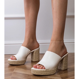 Espadrilles alb pe postare