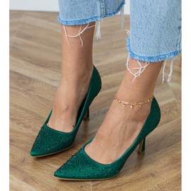 Pompe din satin verde cu zirconi