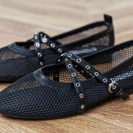 Balerine cu plasă neagră cu o cataramă decorativă negru