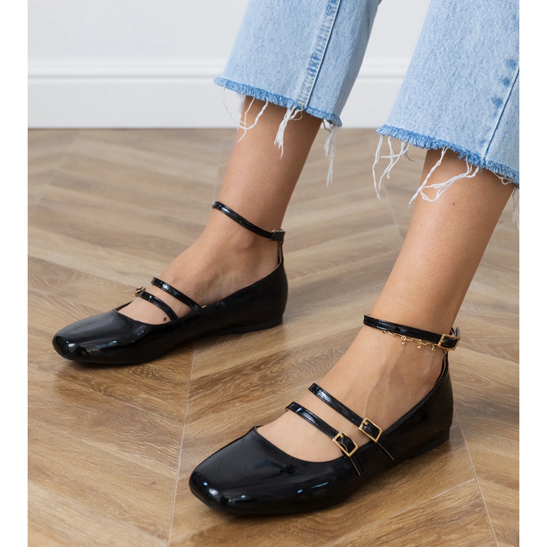 Balerine negre lăcuite de catarame negru