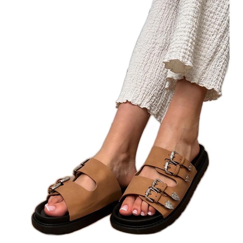 Papuci pentru femei maro cu catarame decorative bej