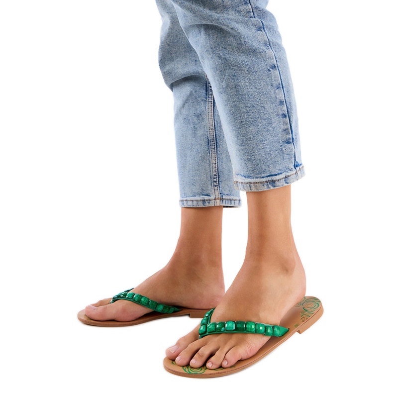 Flip -flops verde decorat cu pietricele