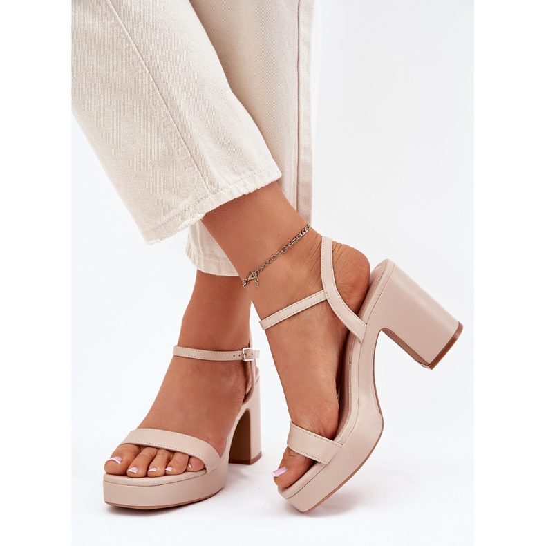 Sandale din piele ecologică pe post bej