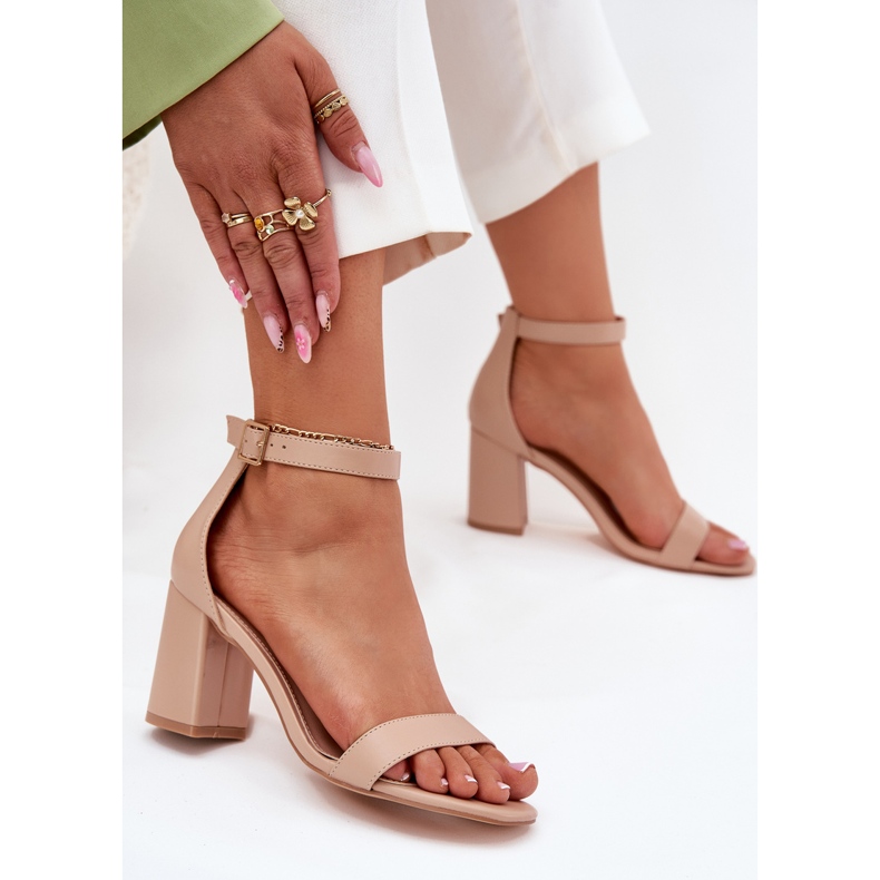 Sandale pentru femei din piele eco pe postare bej