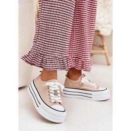 Adidași pentru femei pe platformă cu pini de aur bej Adidași pentru femei pe platformă cu pini de aur bej