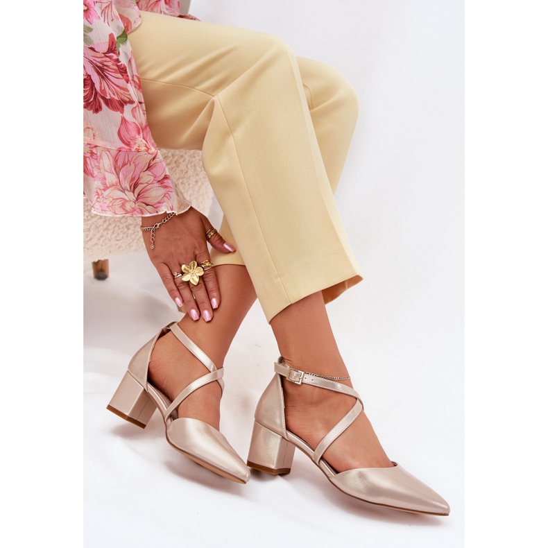 Pompe pe eco -piele post Sergio Leone SK830 PLN de aur