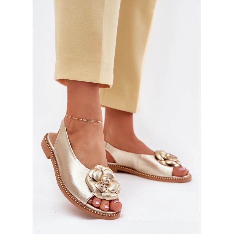 Sandale plate din piele cu decorare Chebello 4642 Aur de aur