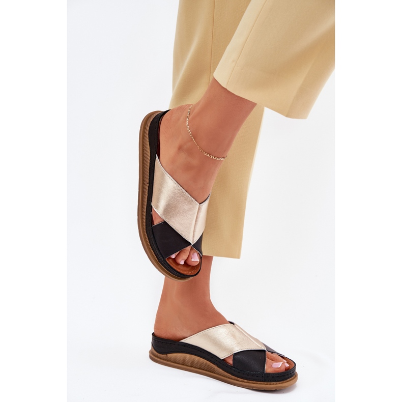 Flip-flops din piele feminină pe platforma Maciejka L4986-25 Gold-Black negru Flip-flops din piele feminină pe platforma Maciejka L4986-25 Gold-Black negru