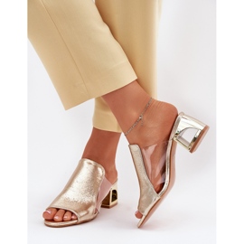 Flip -flops pentru femei pe Postul de Aur Flip -flops pentru femei pe Postul de Aur