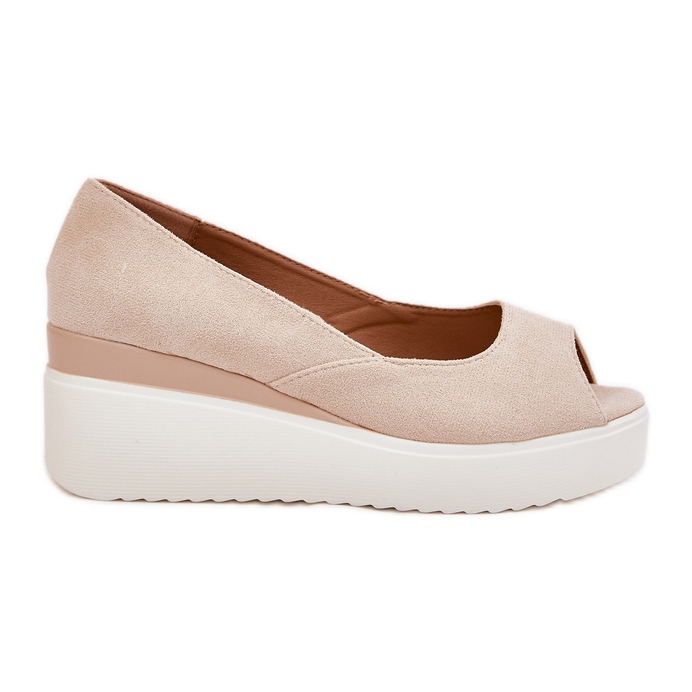 Sandale pentru femei pentru o pană cu eco din piele de căprioară bej Sandale pentru femei pentru o pană cu eco din piele de căprioară bej