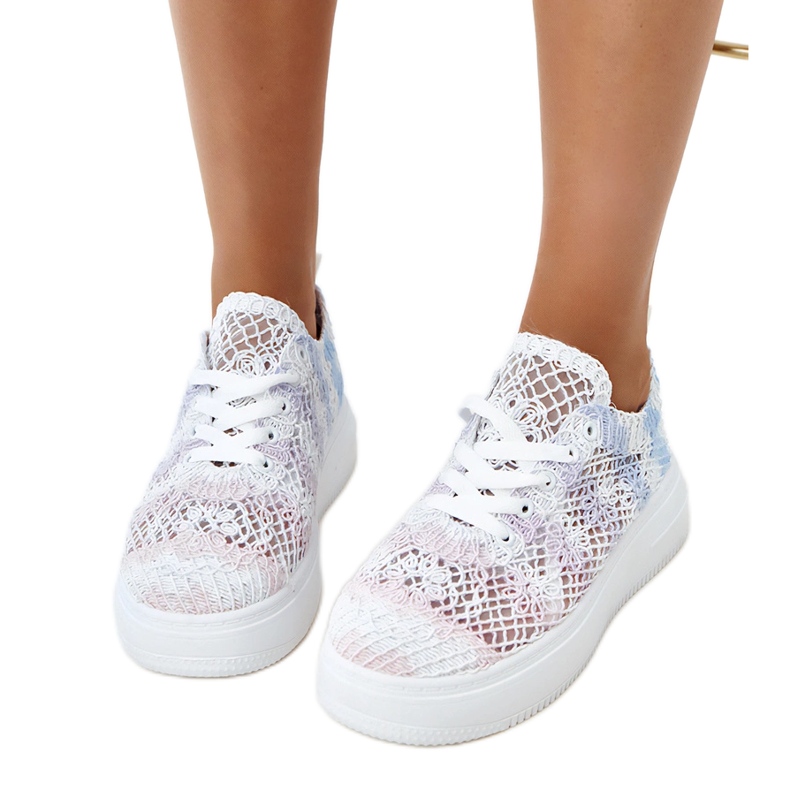 Adidași cu openwork multicolore pe platformă alb