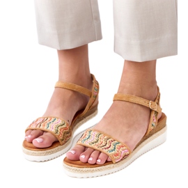 Sandale de croșetat maro pe pană Versala Sandale de croșetat maro pe pană Versala