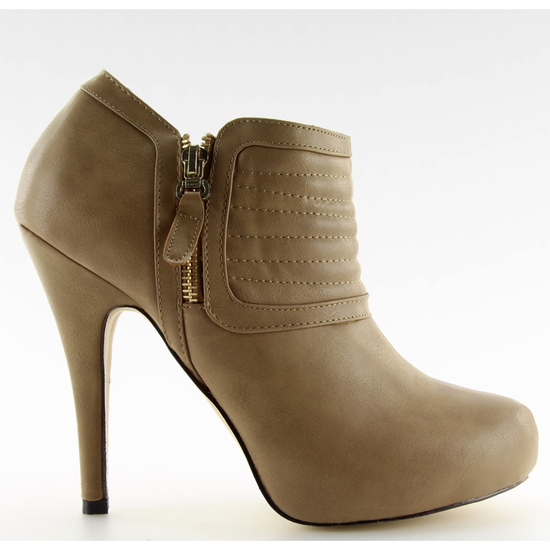 Cizme pe o platformă de 200-80 de kaki Cizme pe o platformă de 200-80 de kaki