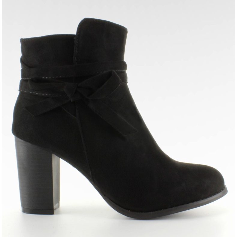 Cizme cu toc negru cu arc