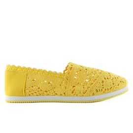 Adidași din dantelă în galben bv10