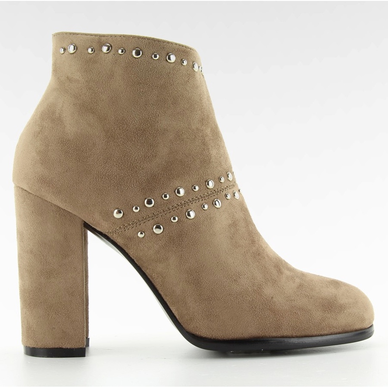 Cu cizme cu toc. M275 kaki