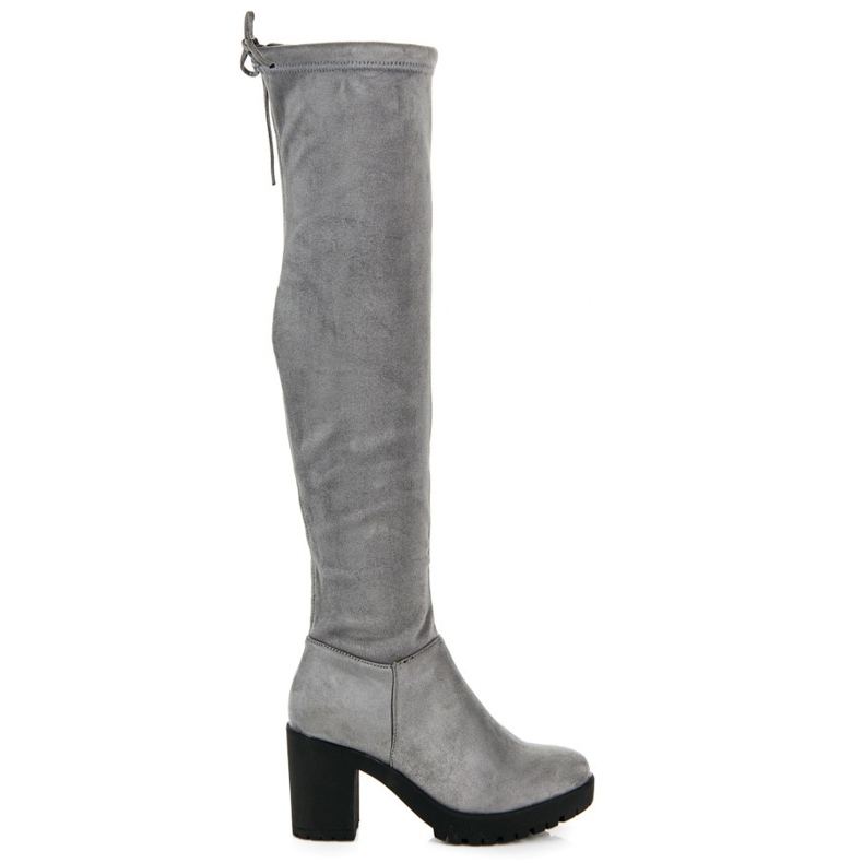 Vices Muschetarii de piele de căprioară pe un stâlp gri Vices Muschetarii de piele de căprioară pe un stâlp gri