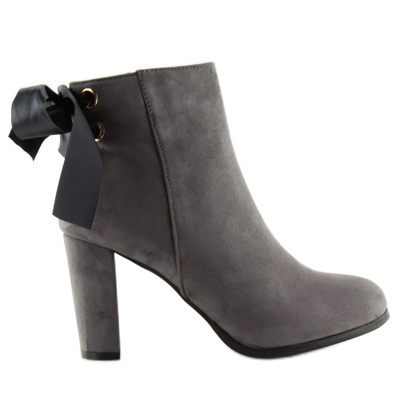 Cizme Gri Pe Un Post Gri A852 Gri