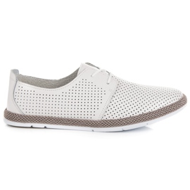 Pantofi ajurati cu legare vinceza alb