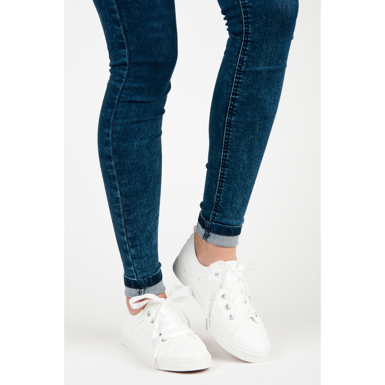 Kylie Adidași albi legați cu o panglică