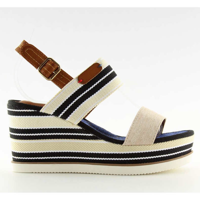 Sandale bej pe toc pană D-37 bej Sandale bej pe toc pană D-37 bej