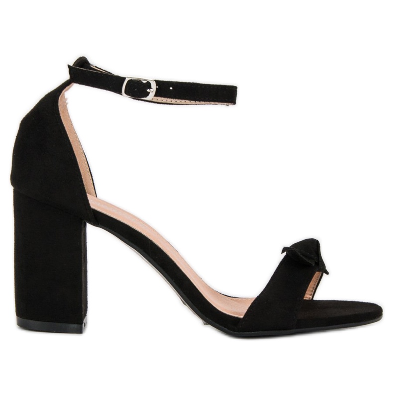 Diamantique Sandale elegante pe un post negru