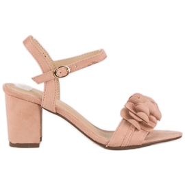 Top Shoes Sandale roz pe un post