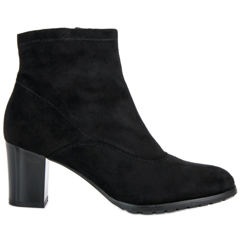 Ghete din piele de căprioară pe o bară negru