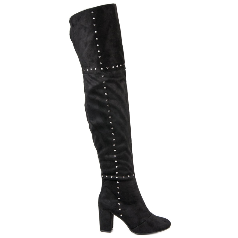 Cizme negre pe coadă pe stâlp negru Cizme negre pe coadă pe stâlp negru