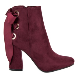 Ideal Shoes Cizme sexy pe post roșu Ideal Shoes Cizme sexy pe post roșu