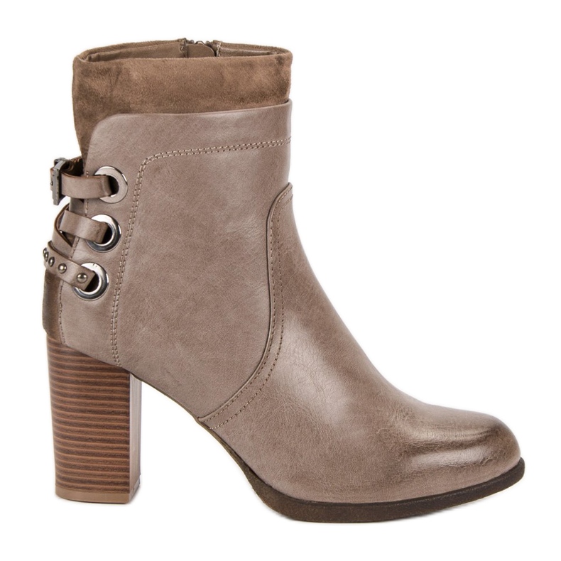 Super Mode Cizme elegante pe un post maro