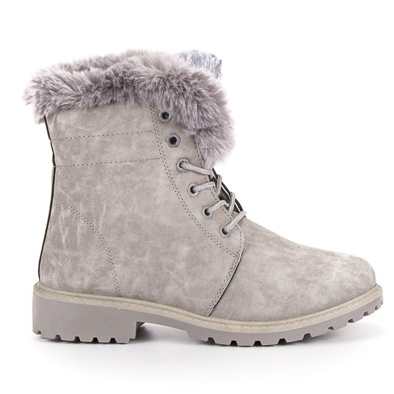 Capcane gri deschis cu blană