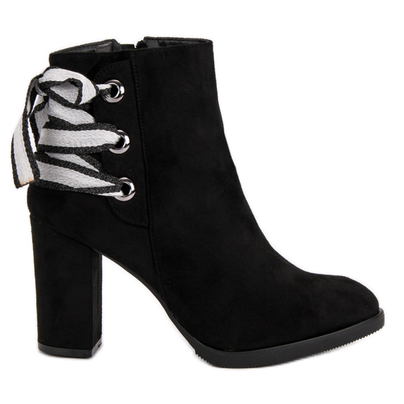 Ideal Shoes Cizme la modă pe post negru