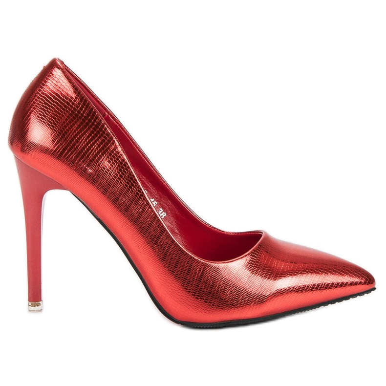 Pinii roșii lăcuite roșu