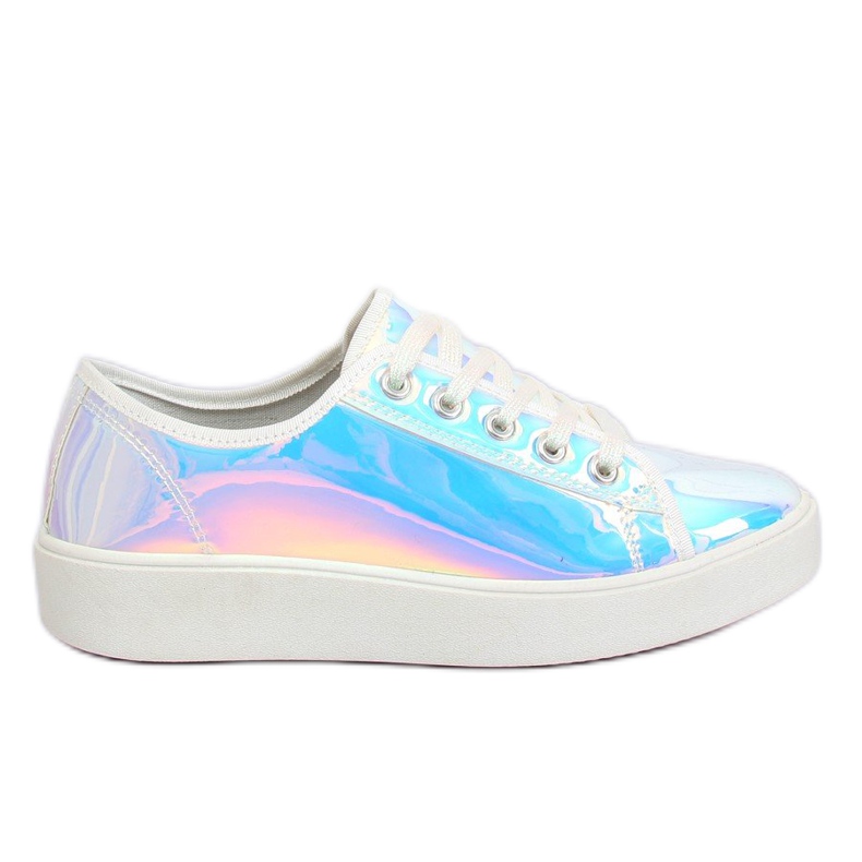 FZ09 Adidași albi pe benzină FZ09 Adidași albi pe benzină