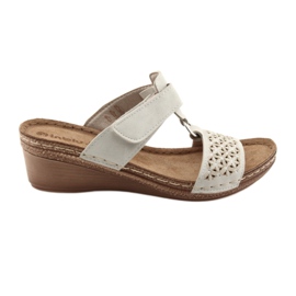 Inblu NA03 papuci din velcro cu paiete bej Inblu NA03 papuci din velcro cu paiete bej