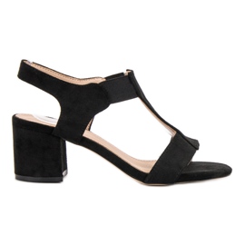 Evento Sandale alunecate pe un post negru Evento Sandale alunecate pe un post negru