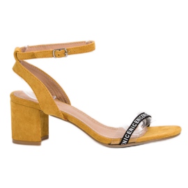 Ideal Shoes Sandale elegante din piele de căprioară galben Ideal Shoes Sandale elegante din piele de căprioară galben