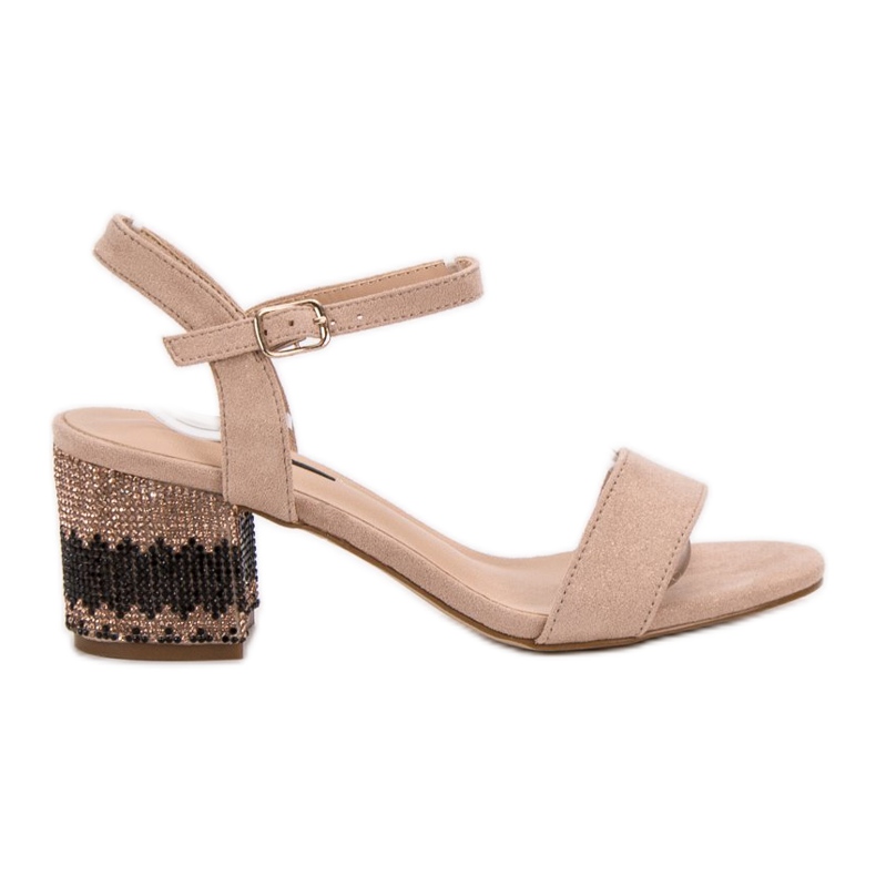 SDS Sandale pe o bară maro