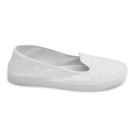 Adidași albi Slip On V30