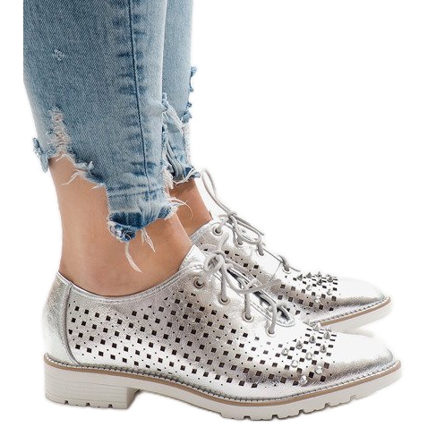 Încălțăminte ajurată argintie cu știfturi G-106-2 gri