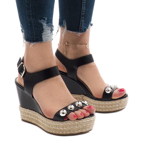 Sandale cu pene lăcuite negre 17060-74 negru