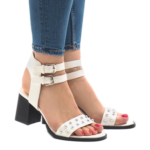 Sandale albe cu toc înalt 77-12 Sandale albe cu toc înalt 77-12