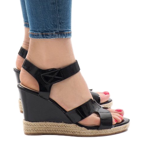 Sandale cu pene negre LWF-5H5670 negru Sandale cu pene negre LWF-5H5670 negru