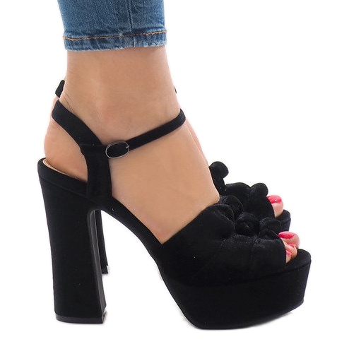 Sandale negre pe piele de piele de căprioară 8256-1 negru